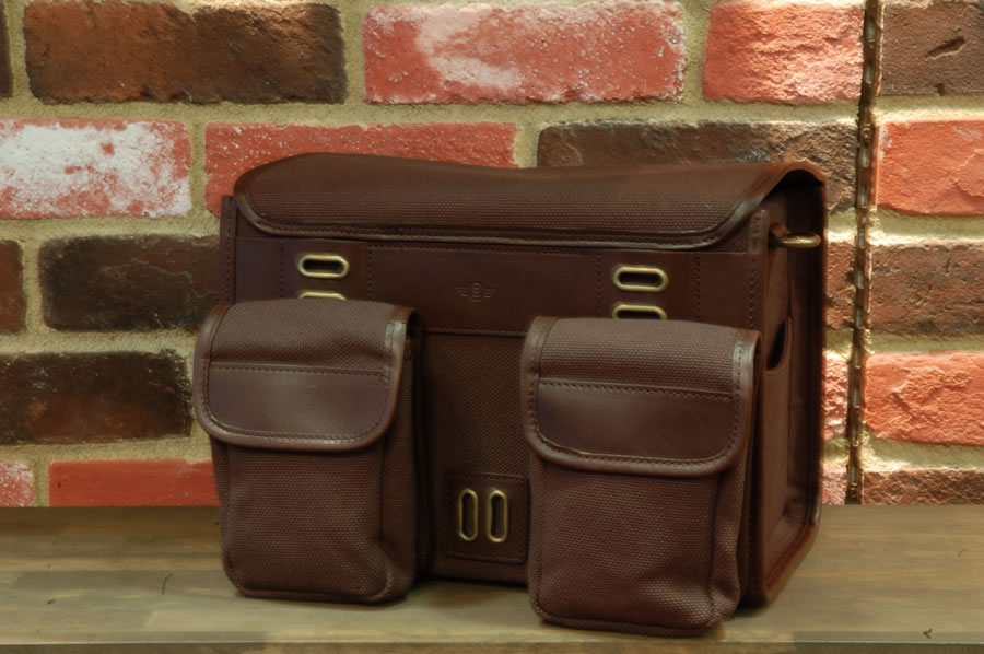 カラー:ダークブラウン(裏面)