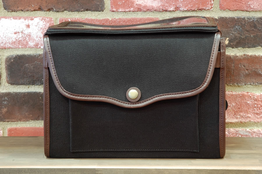 カラー:ブラック